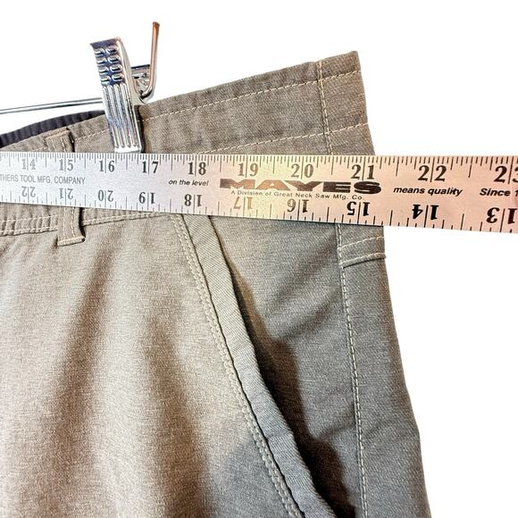 Kuhl Mens SIZE 42 Amphibia Quick Dry Shorts Style # 5129 Dark Gray/Green Khaki - Picture 2 of 11